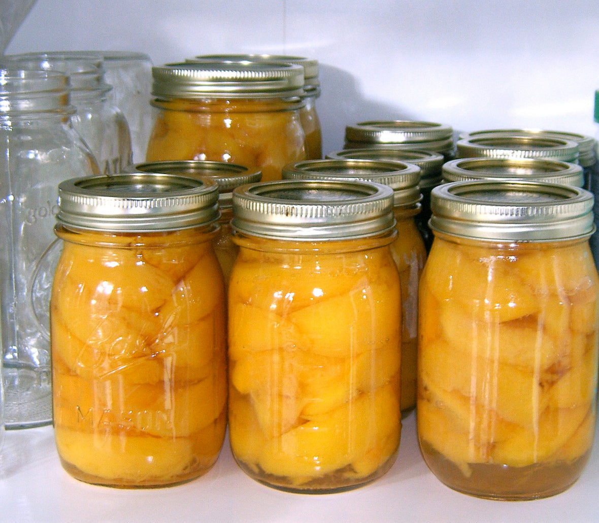 mason jars with peaches