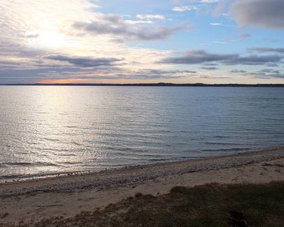 the coastline of a lake